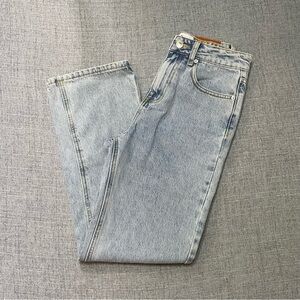 Princess Polly Distressed Straight Leg Jean Size 4 in Light Wash